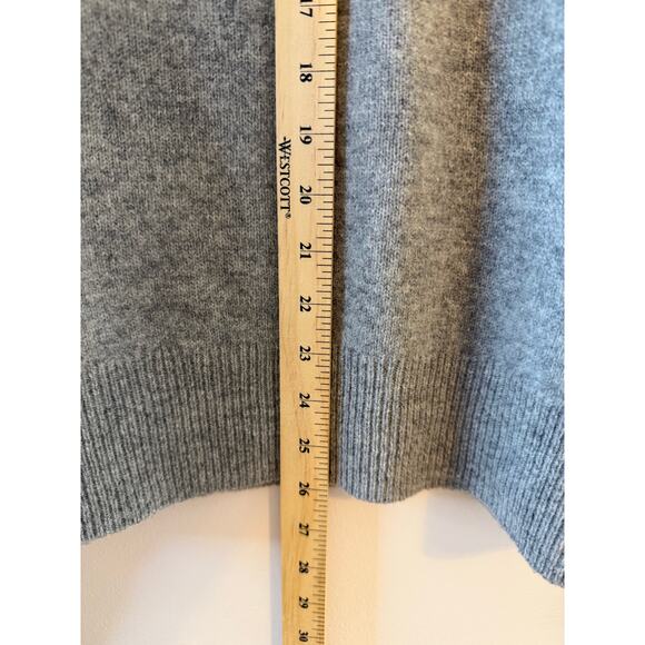 J.Crew Mens Large 100% Lambswool Gray VNeck Sweater Classic Minimalist Cozy Core - Picture 7 of 7